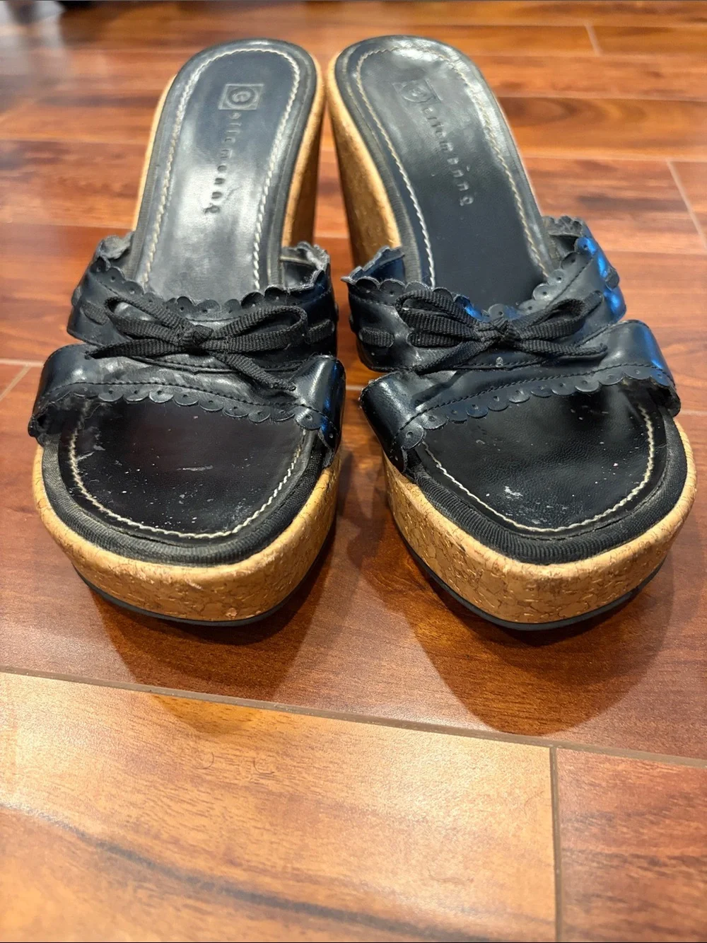 ellemenno Black Knotted Scalloped Cork Wedge Slides - Picture 7 of 10